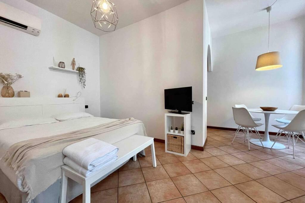 Unconventional Apartment: Centro Storico Con Bici Mantua Dış mekan fotoğraf